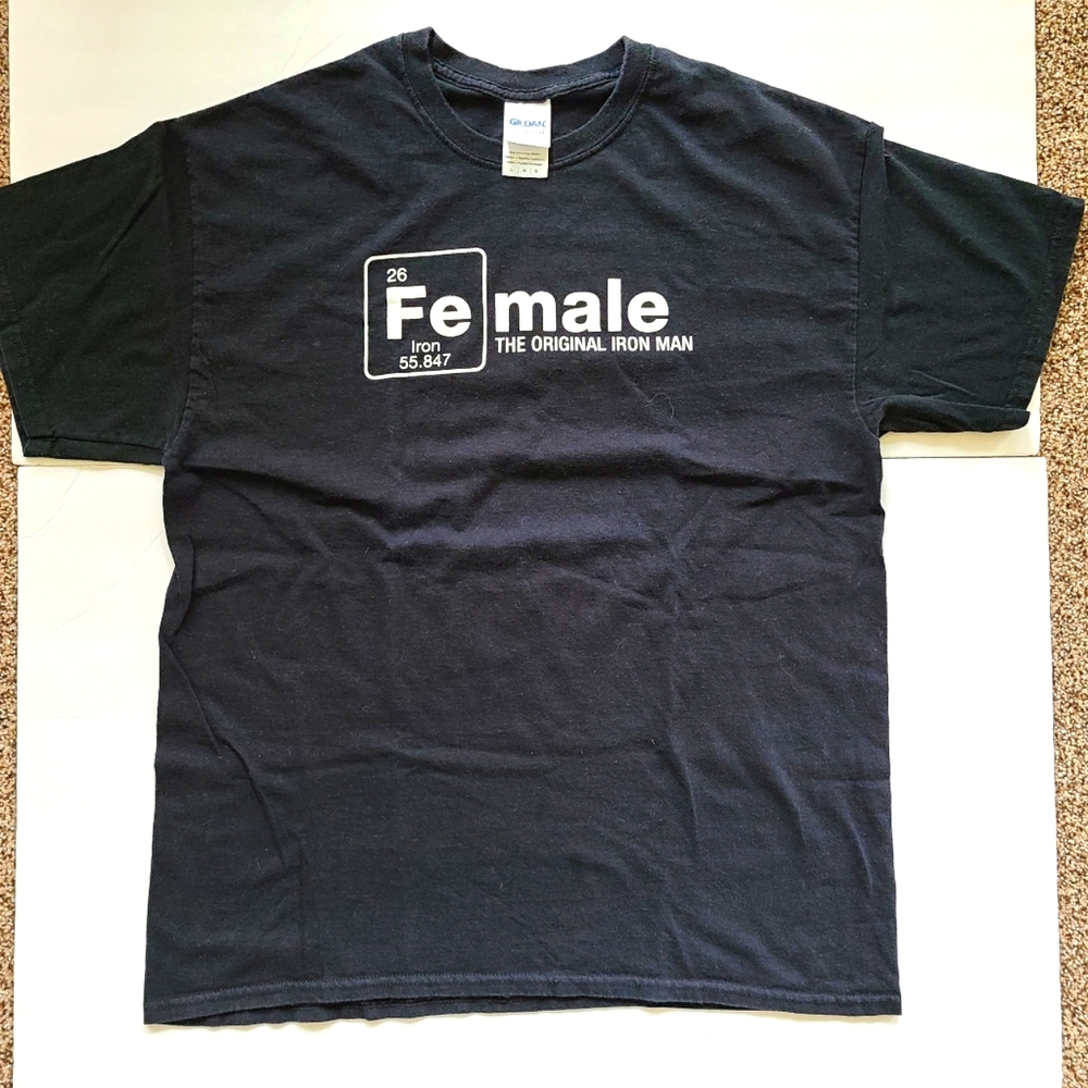 Gildan Large Black white Fe male the original Iron man short sleeve tee shirt